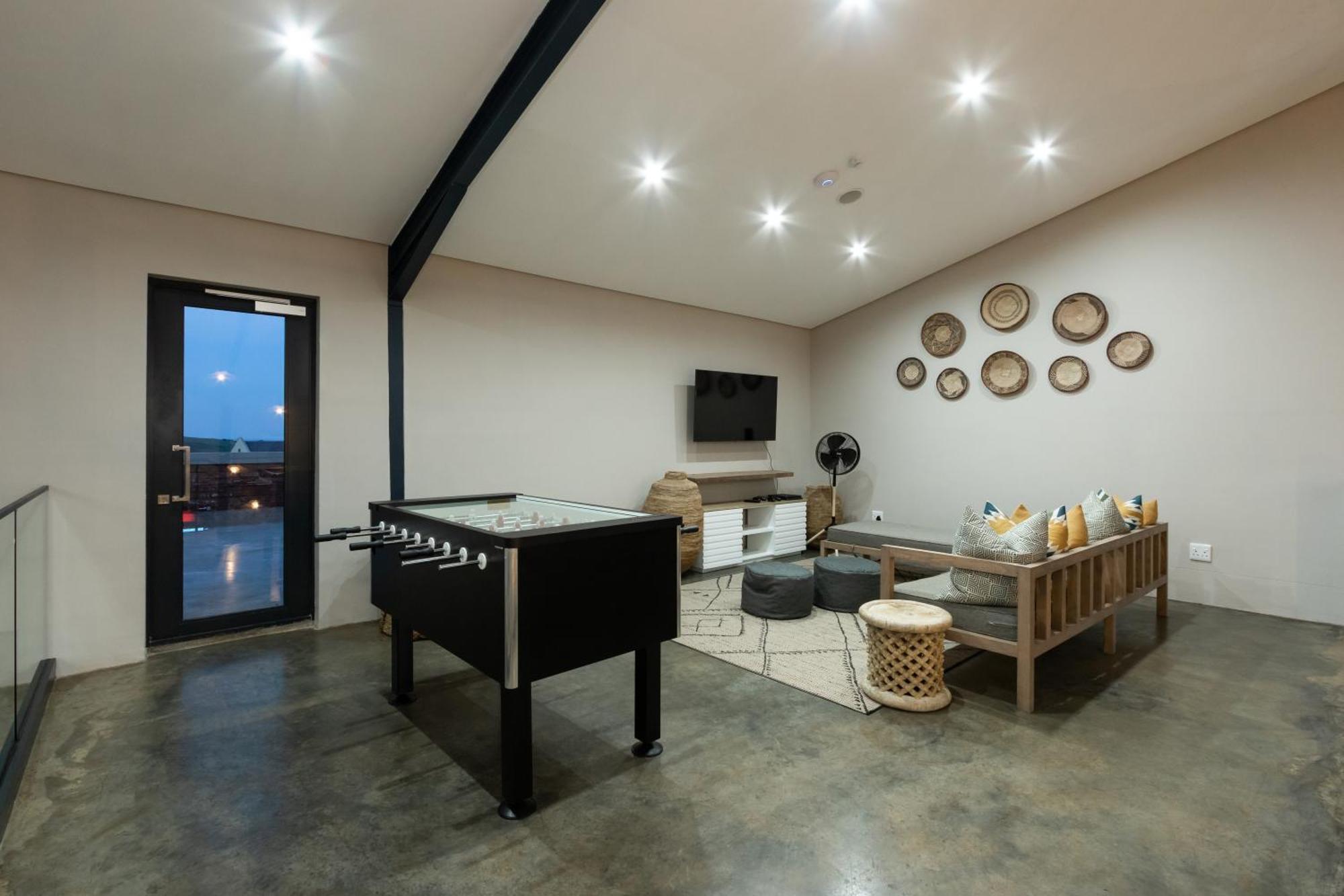 Dragonview Lodge Champagne Valley Bagian luar foto