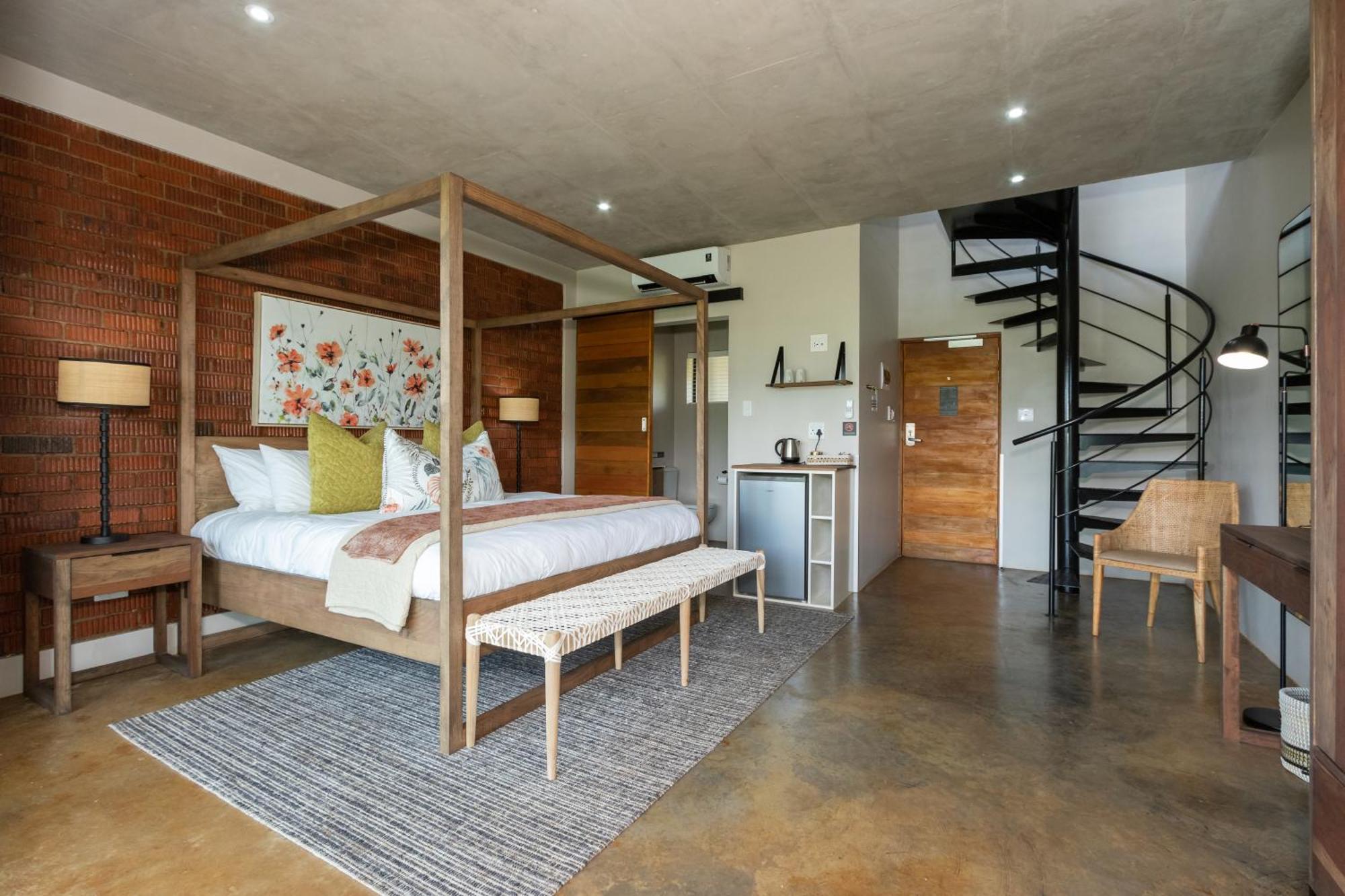Dragonview Lodge Champagne Valley Bagian luar foto