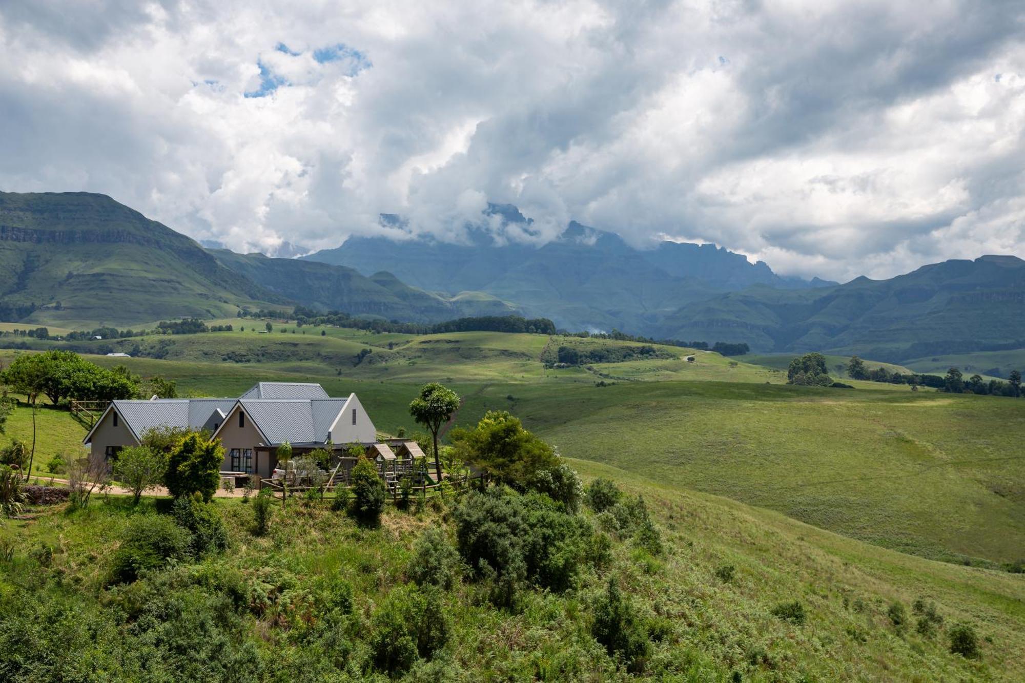 Dragonview Lodge Champagne Valley Bagian luar foto