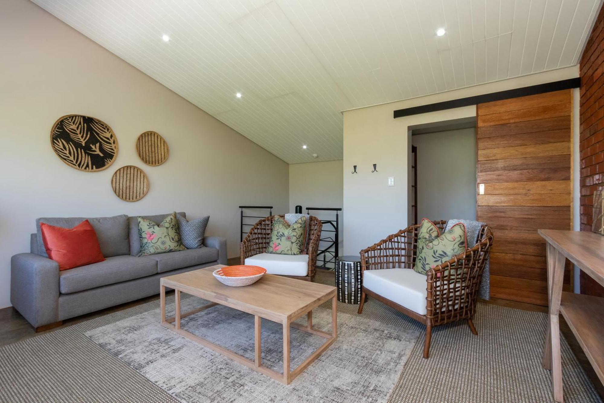 Dragonview Lodge Champagne Valley Bagian luar foto