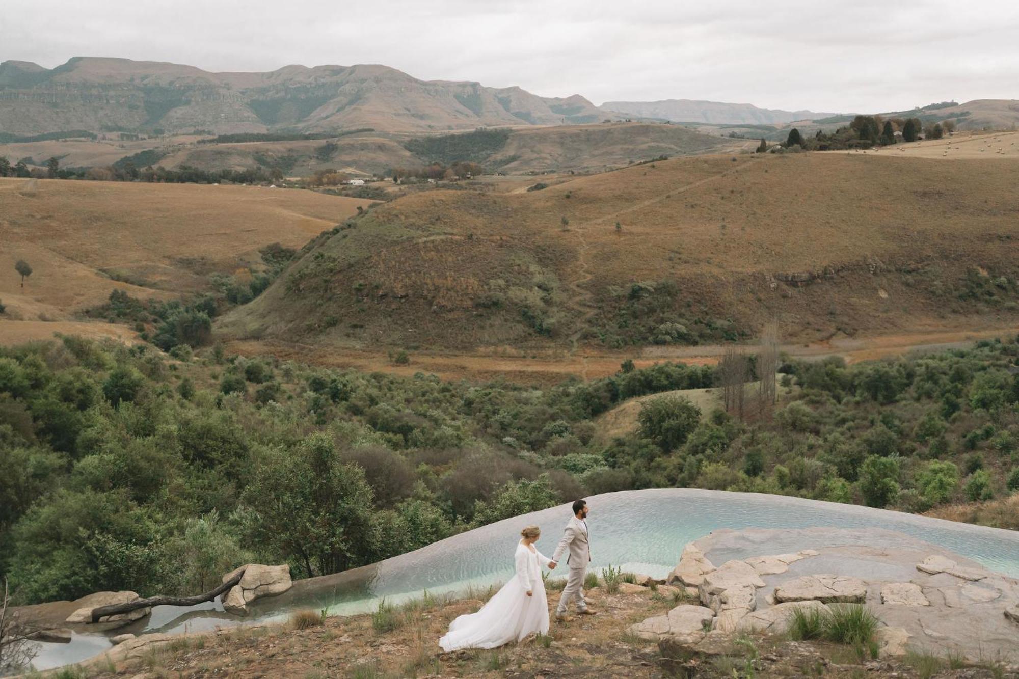 Dragonview Lodge Champagne Valley Bagian luar foto